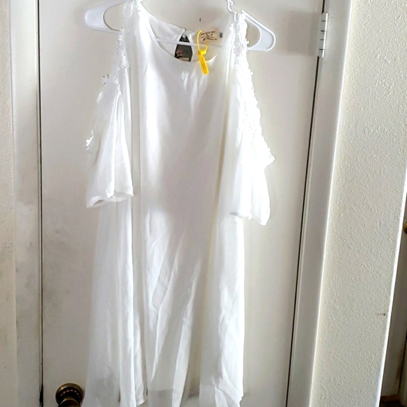 Roiii Bright White Chiffon Cold Shoulder Dress with Embroidered Trim Size 2XL - Picture 5 of 11